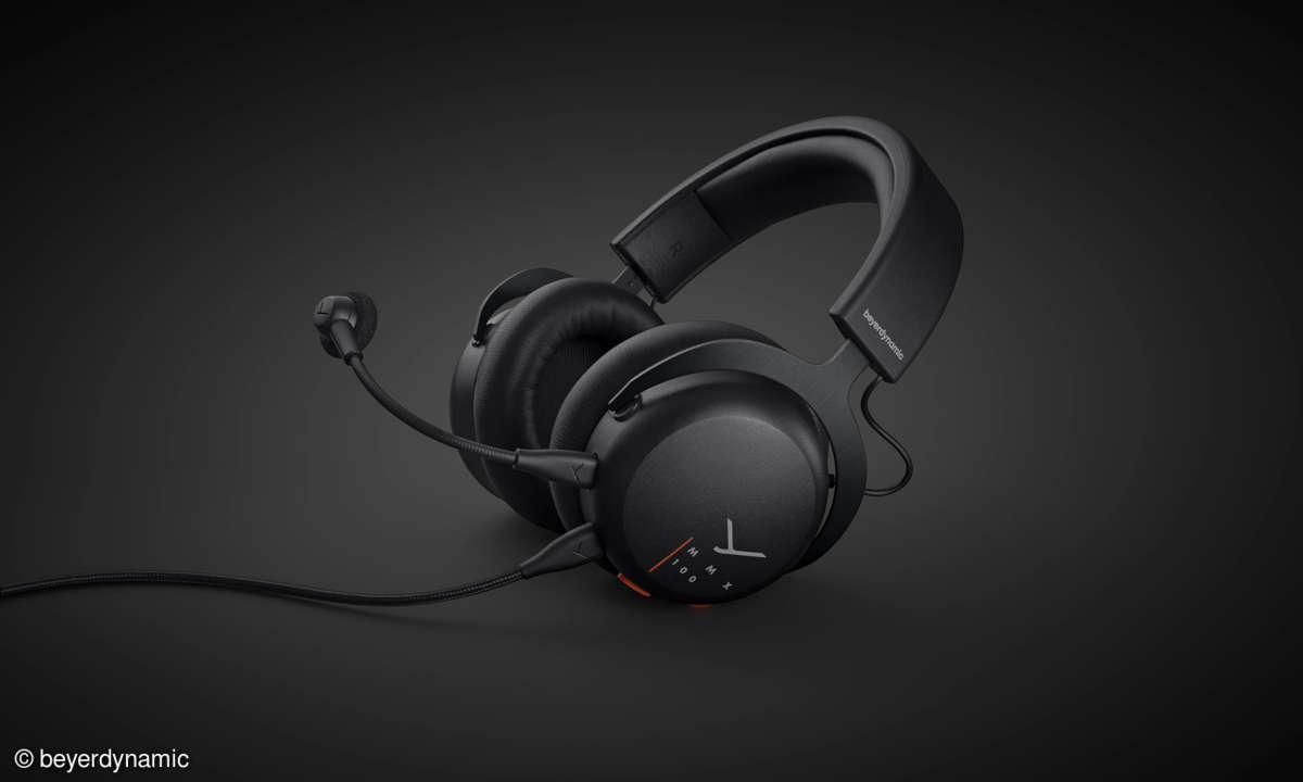 Produktfoto des Beyerdynamic MMX 100 vor schwarzem Hintergrund