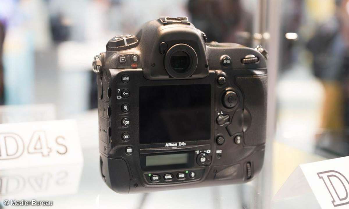 Nikon D4S - Hinten - Bedienung